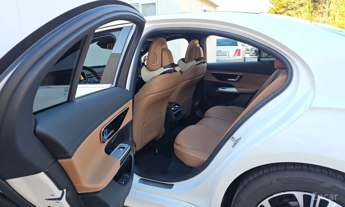 Фото 12 - Mercedes-Benz E-Class