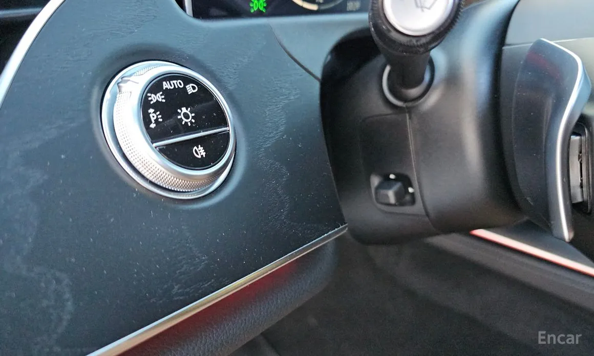 Фото 17 - Mercedes-Benz E-Class