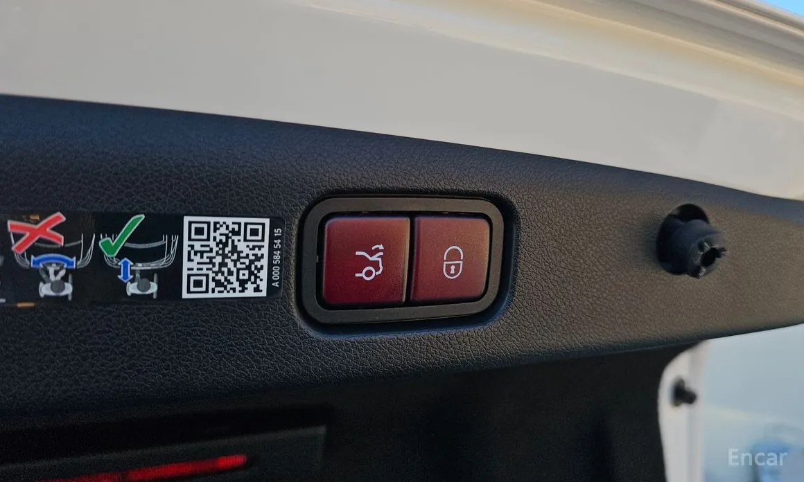 Фото 20 - Mercedes-Benz E-Class