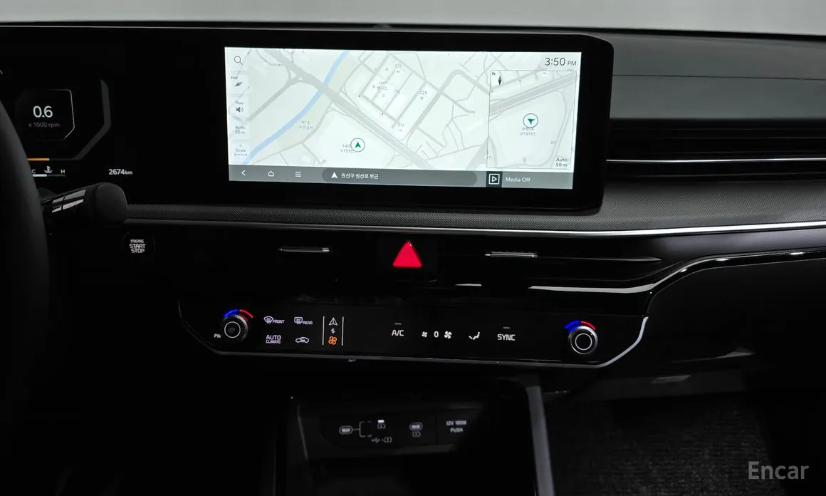 Фото 14 - Kia K5