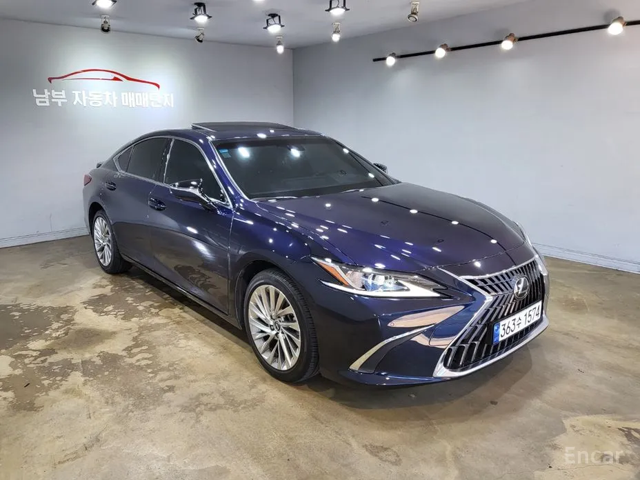 Фото 1 - Lexus ES