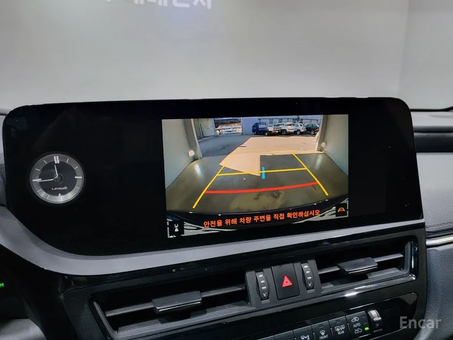 Фото 13 - Lexus ES