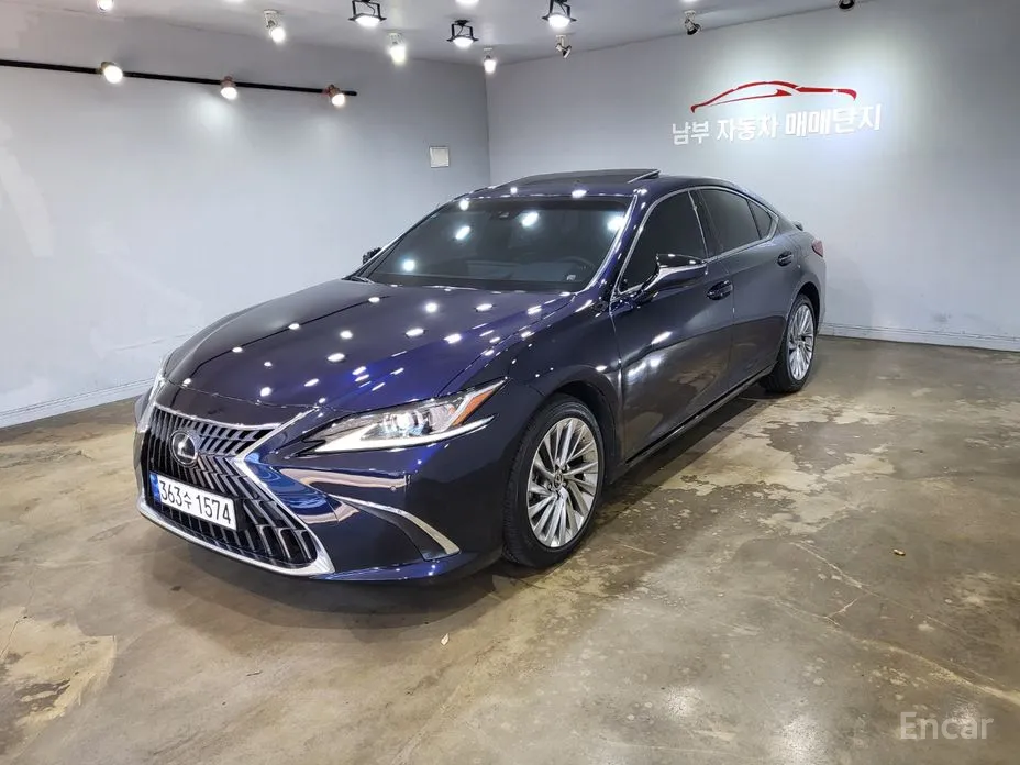 Фото 18 - Lexus ES