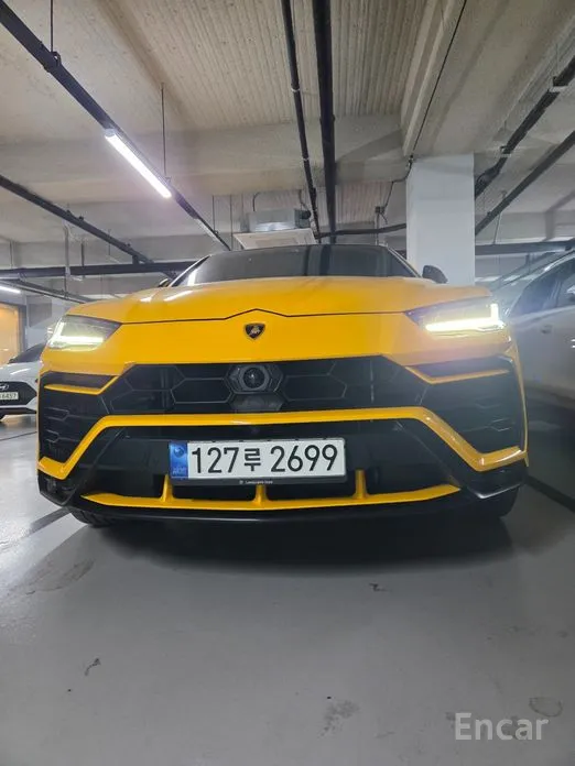 Фото 1 - Lamborghini Urus