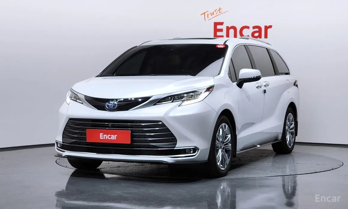 Фото 1 - Toyota Sienna