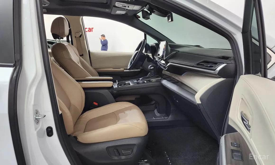 Фото 11 - Toyota Sienna