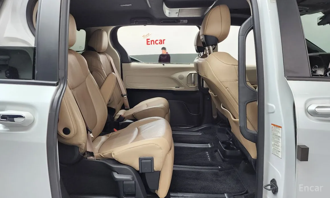 Фото 12 - Toyota Sienna