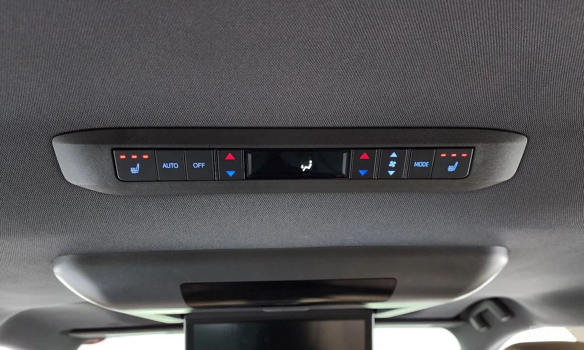 Фото 19 - Toyota Sienna