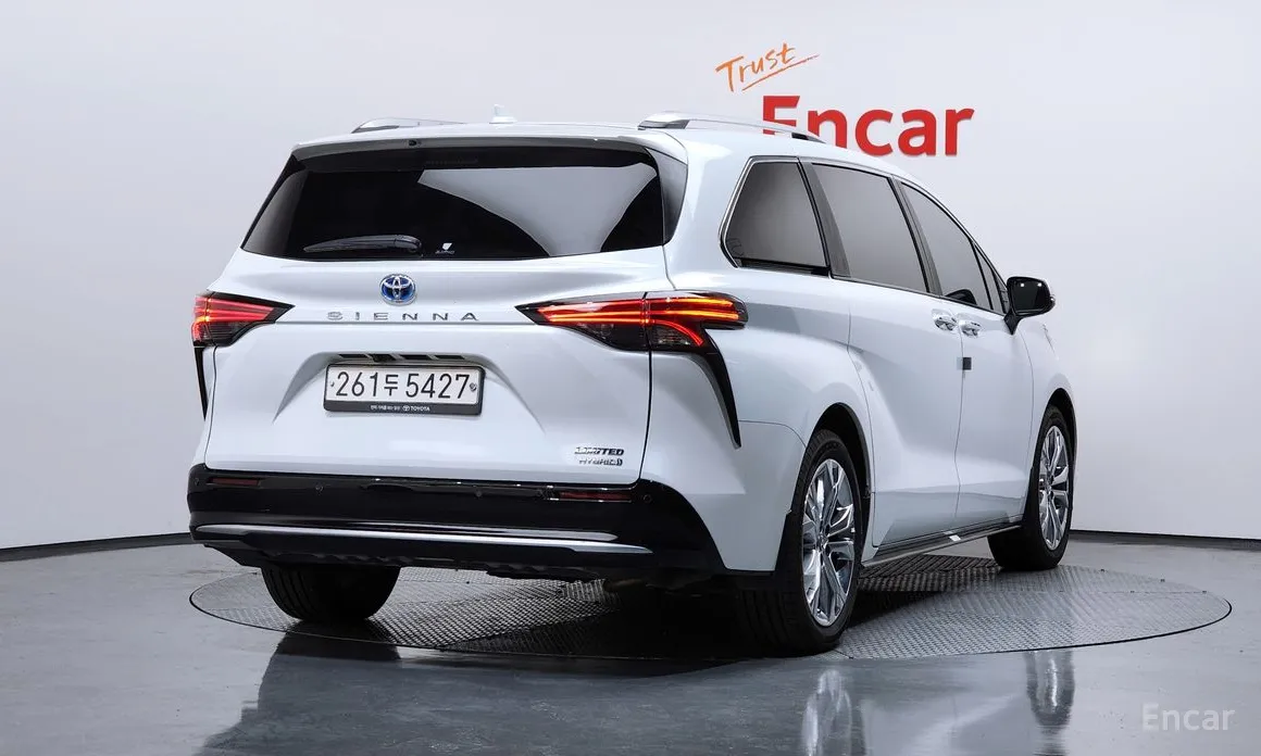 Фото 2 - Toyota Sienna