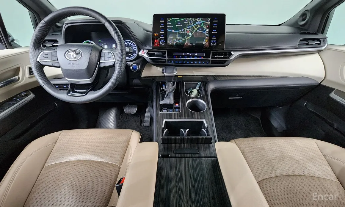 Фото 7 - Toyota Sienna