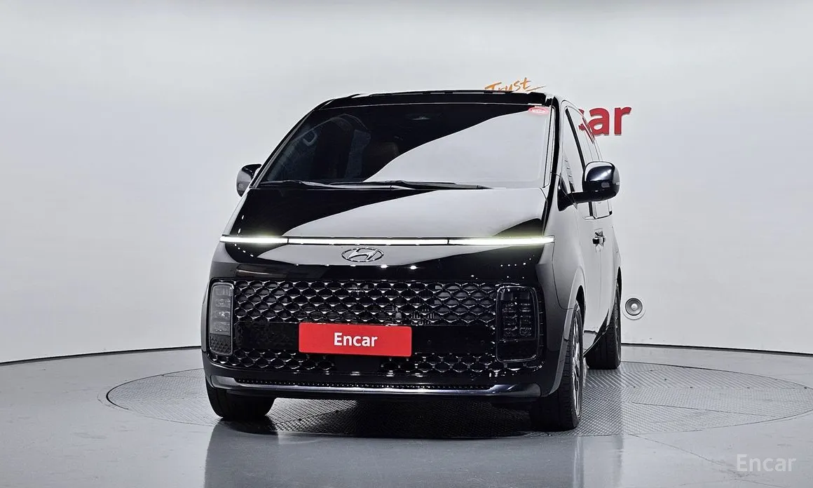 Фото 3 - Hyundai Staria