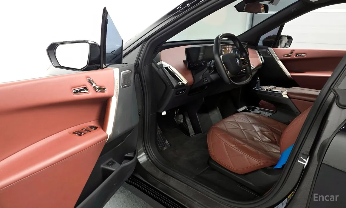 Фото 10 - BMW iX