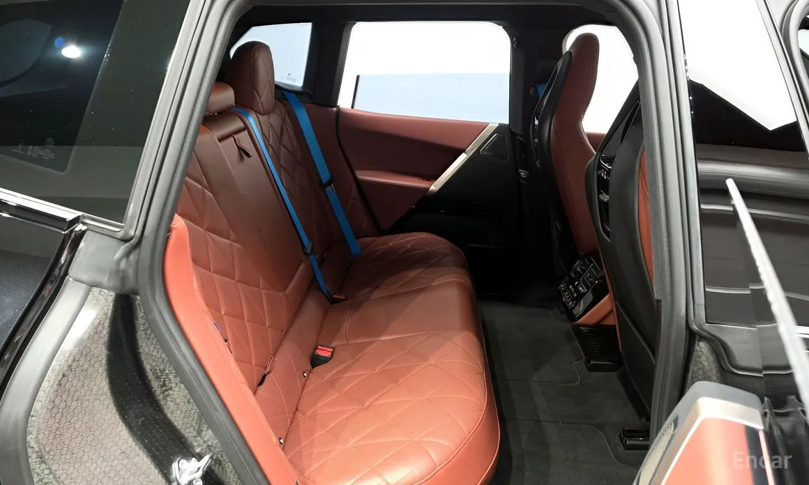 Фото 12 - BMW iX