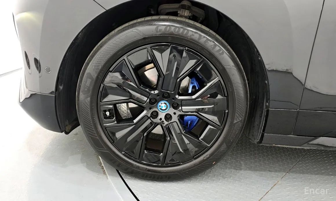 Фото 5 - BMW iX