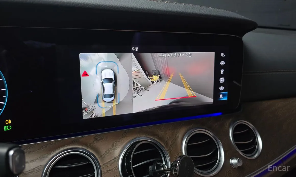 Фото 17 - Mercedes-Benz E-Class