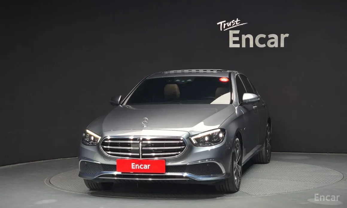 Фото 3 - Mercedes-Benz E-Class