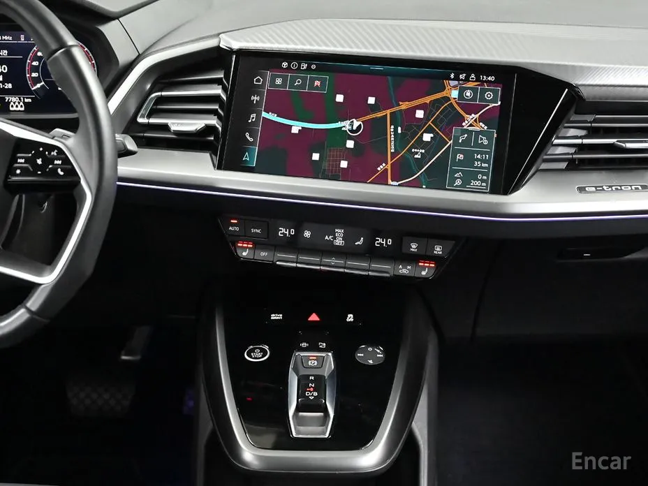 Фото 14 - Audi Q4 e-tron