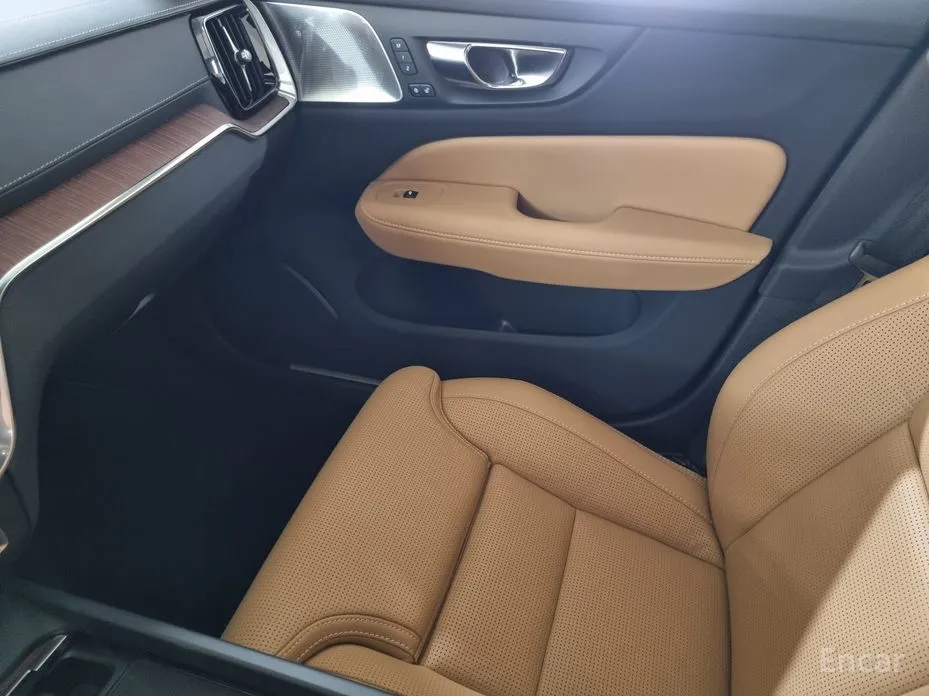 Фото 13 - Volvo V60