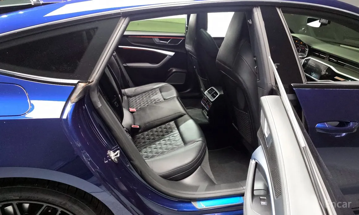 Фото 12 - Audi S7