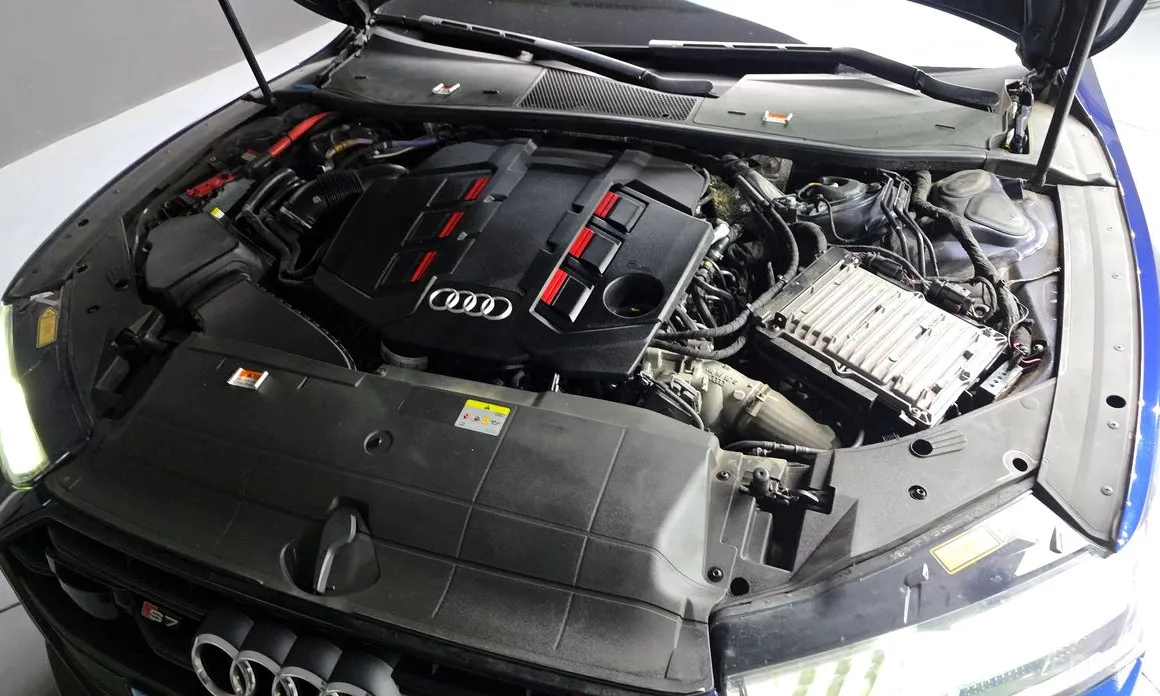 Фото 6 - Audi S7