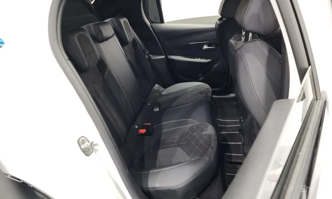 Фото 12 - Peugeot 208