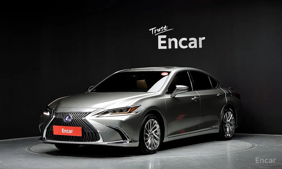 Фото 1 - Lexus ES