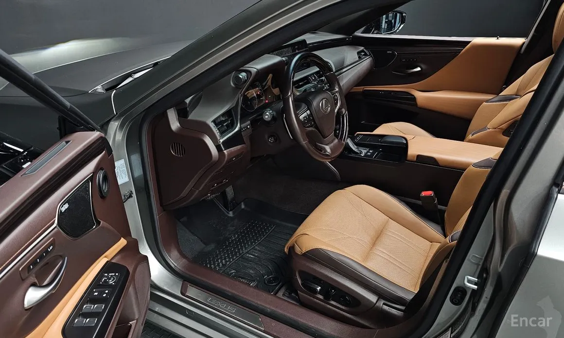 Фото 11 - Lexus ES