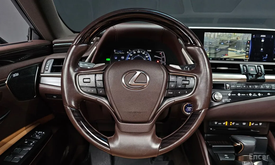 Фото 13 - Lexus ES