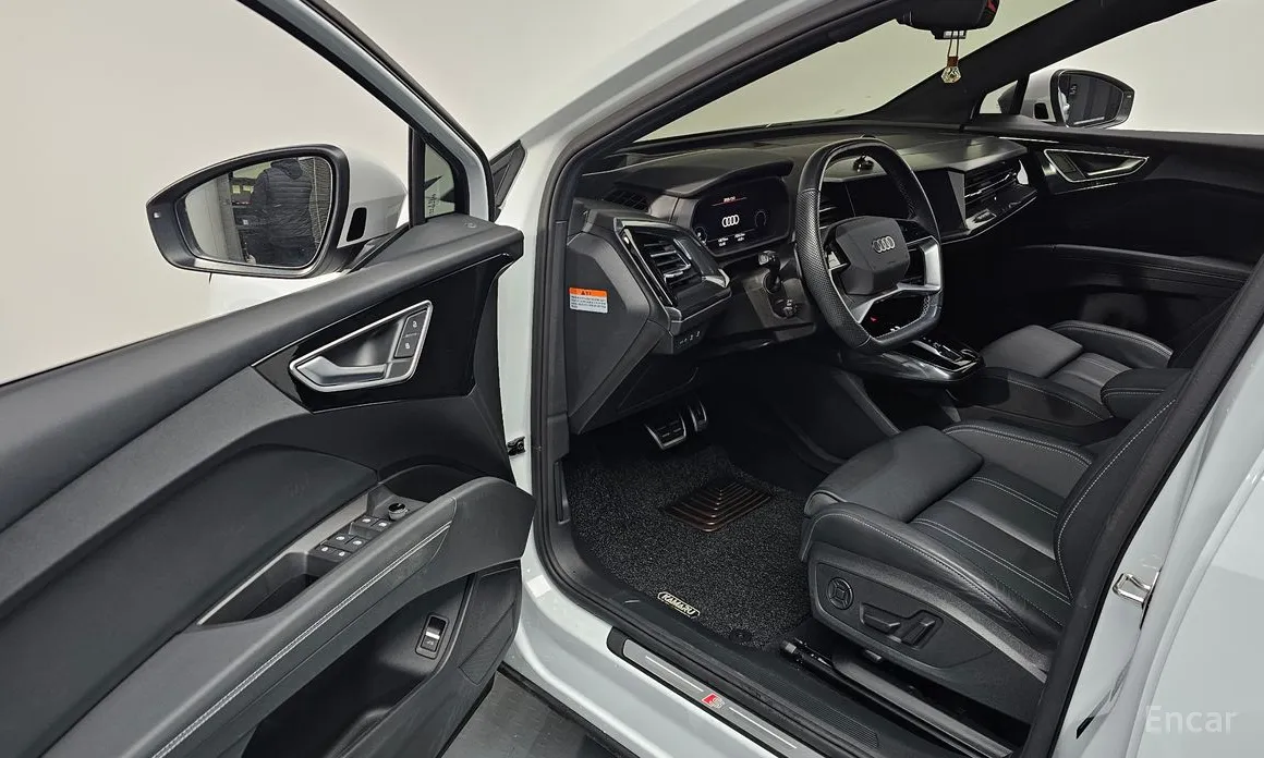 Фото 11 - Audi Q4 e-tron