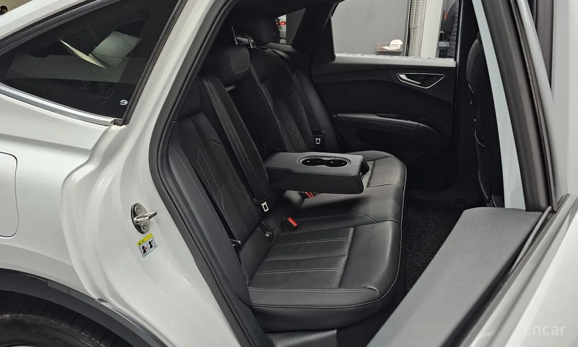 Фото 12 - Audi Q4 e-tron