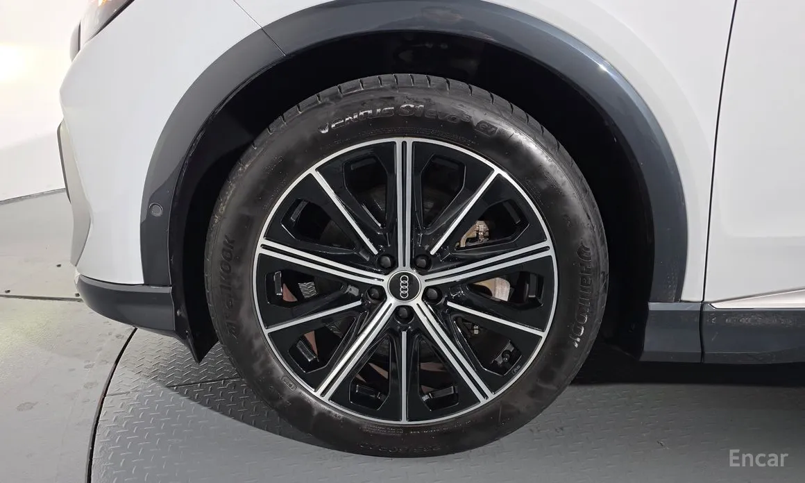 Фото 5 - Audi Q4 e-tron