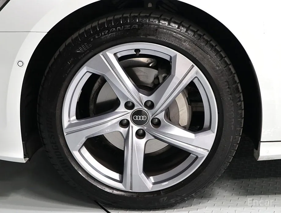 Фото 18 - Audi A6