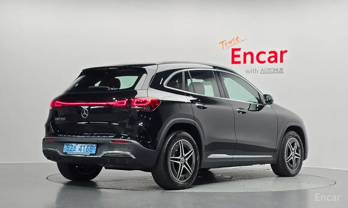 Фото 2 - Mercedes-Benz EQA