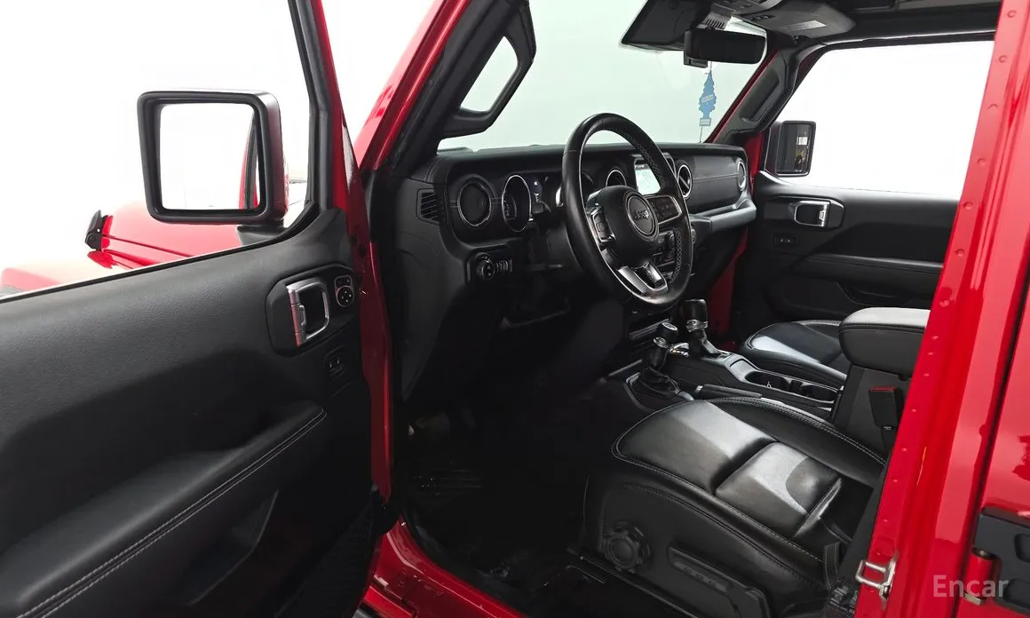 Фото 10 - Jeep Wrangler