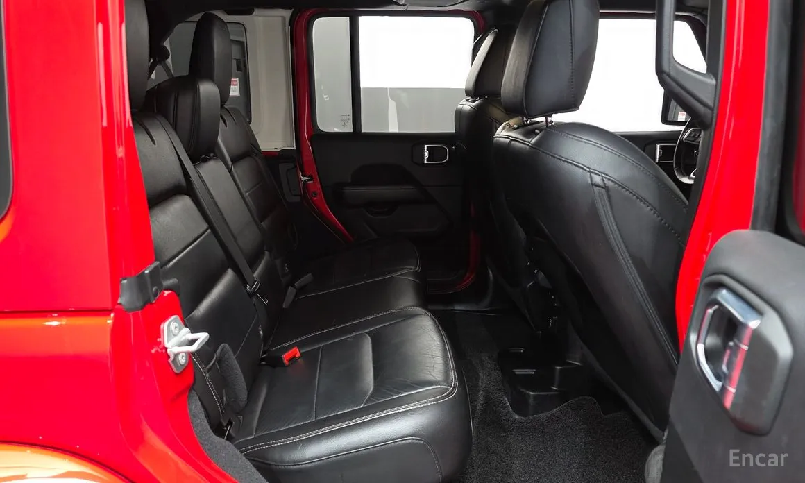 Фото 12 - Jeep Wrangler