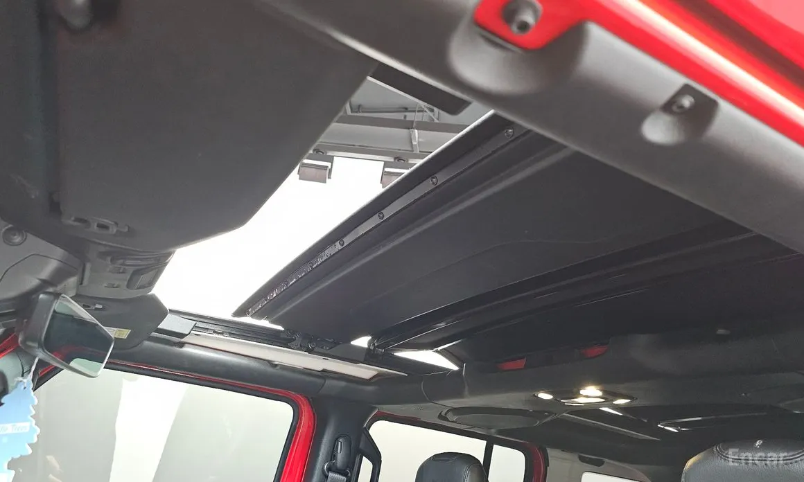 Фото 18 - Jeep Wrangler