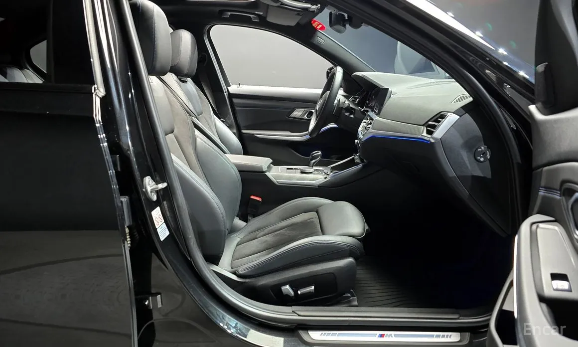 Photo 10 - BMW 3 Series