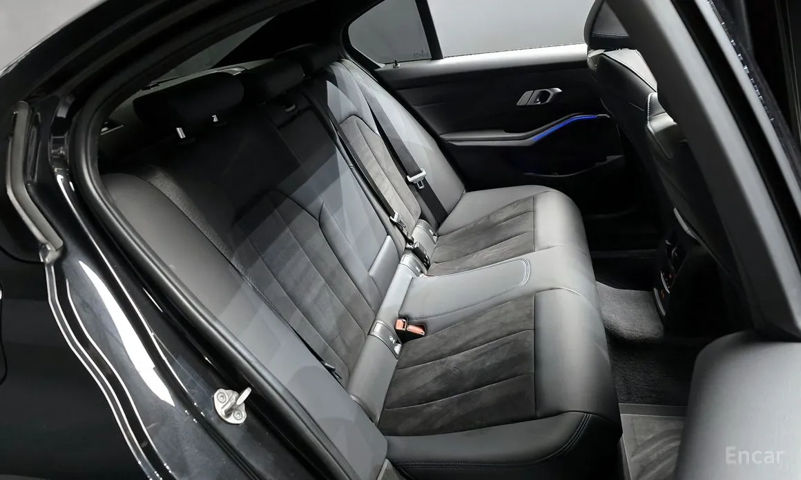 Photo 13 - BMW 3 Series