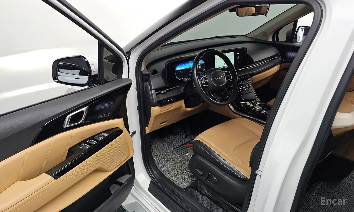 Photo 11 - Kia Carnival