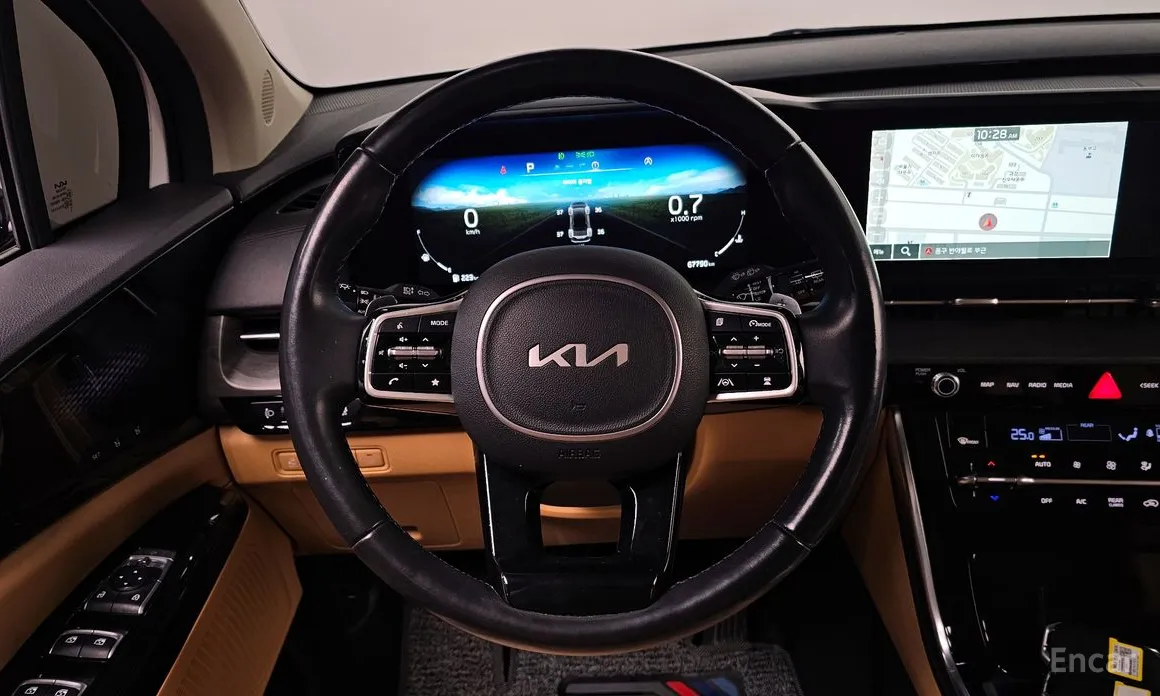 Photo 13 - Kia Carnival