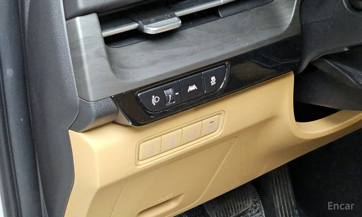 Photo 14 - Kia Carnival