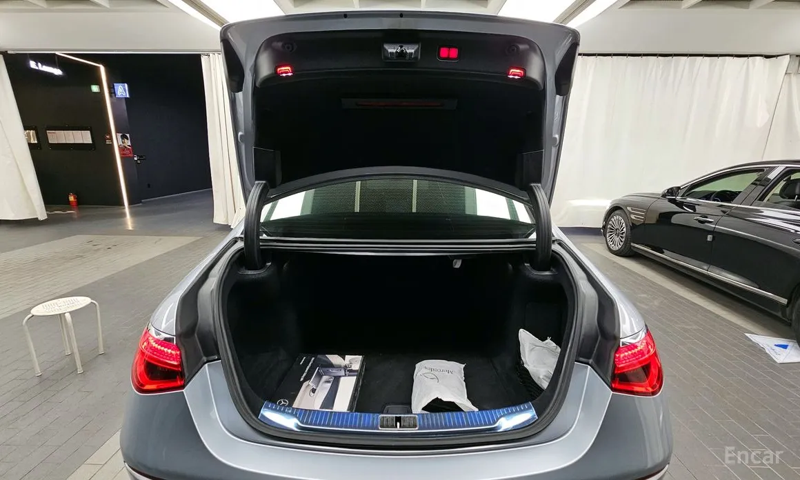 Фото 20 - Mercedes-Benz S-Class