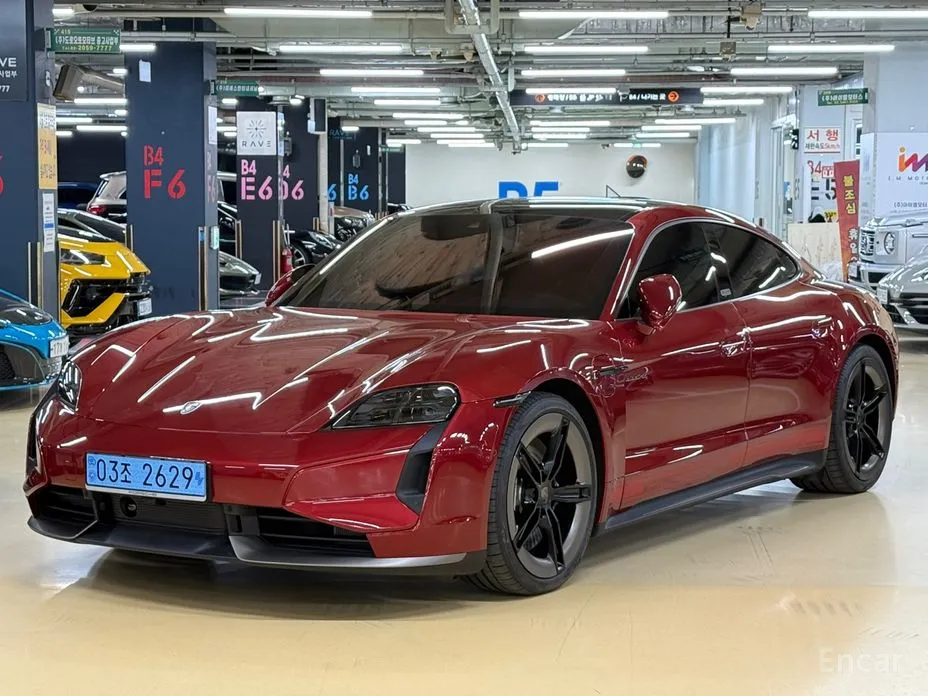 Фото 1 - Porsche Taycan