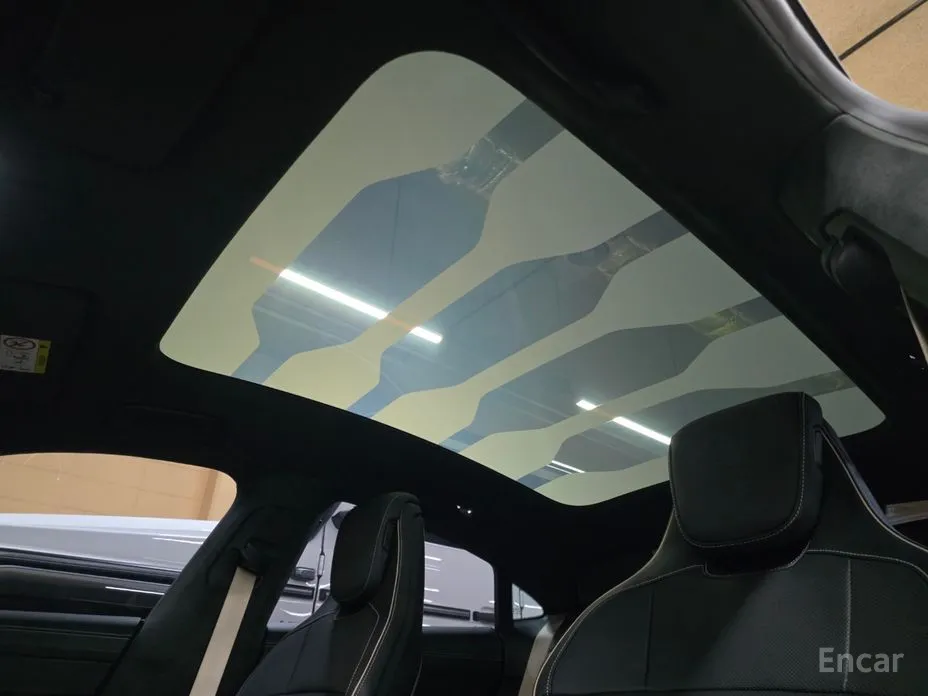 Фото 15 - Porsche Taycan