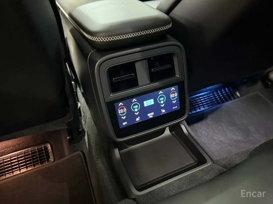 Фото 18 - Porsche Taycan