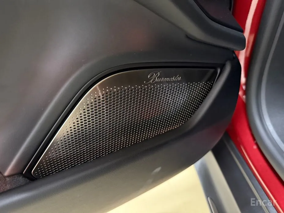 Фото 19 - Porsche Taycan