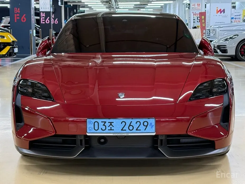 Фото 3 - Porsche Taycan