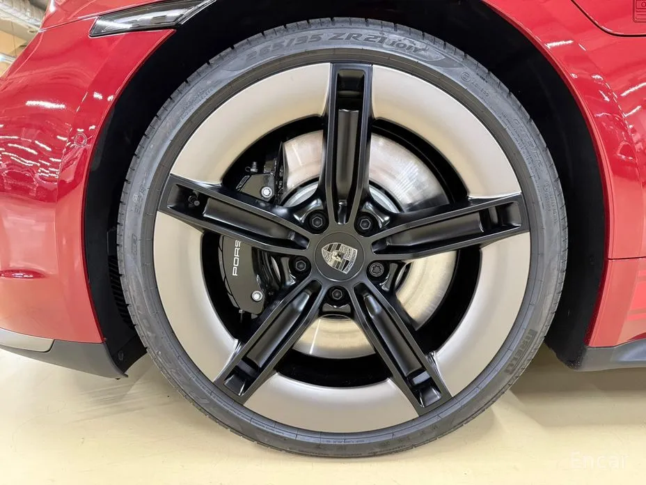 Фото 5 - Porsche Taycan