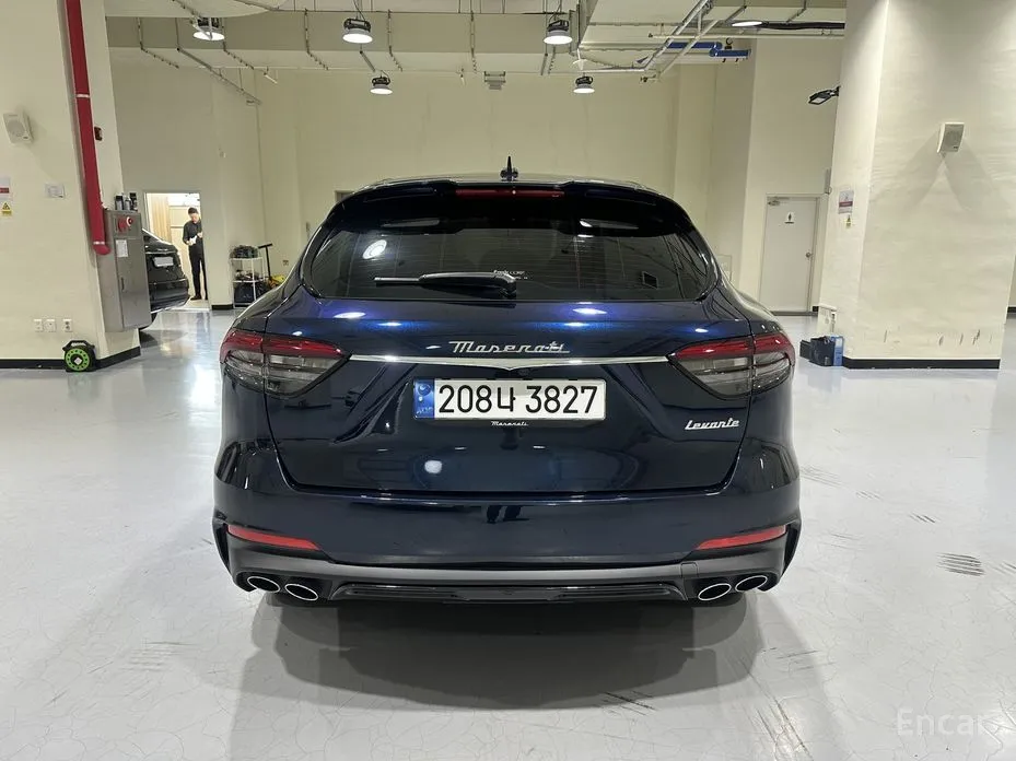 Фото 4 - Maserati Levante