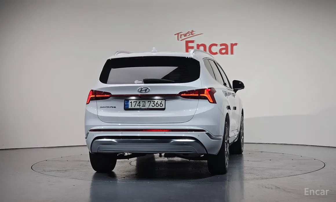 Фото 4 - Hyundai Santa Fe